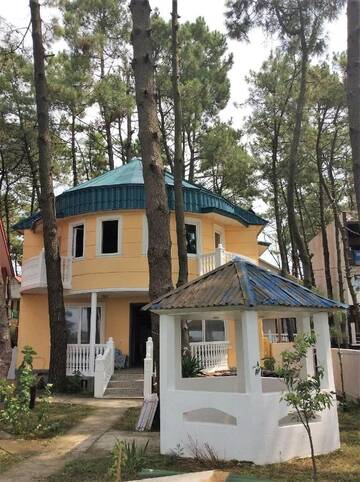 Фотографии Дома для отпуска Villa By the Sea г. Григолети (Грузия) №1 Фото Дома для отпуска Villa By the Sea г. Григолети 1